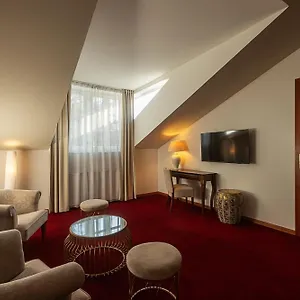 https://hoffmeister-hotel-n-spa.praguehotelsweb.com